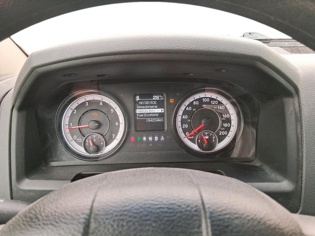 2016 Ram 1500 Crew Cab 4x4 SLT (140.5 WB - 5.7 Box) in Stratford, Ontario - 13 - w1024h768px