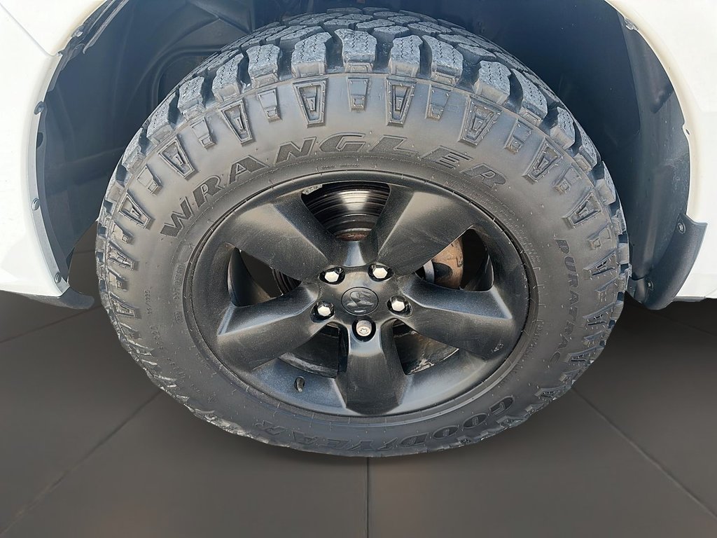 2020 Ram RAM 1500 Classic Crew Cab 4x4 (DS) ST (140.5 WB 5'7 Box) SWB in Stratford, Ontario - 7 - w1024h768px