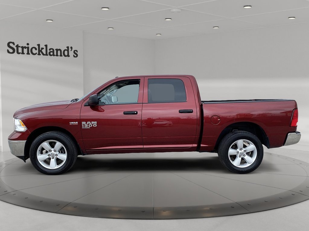 2022  RAM 1500 Classic Crew Cab 4x4 (DS) SLT (140.5 WB 5'7 Box) SWB in Stratford, Ontario - 5 - w1024h768px