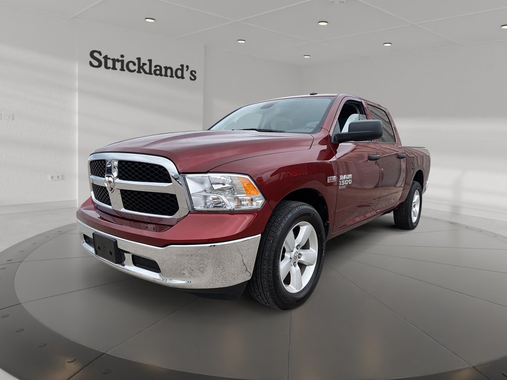 2022  RAM 1500 Classic Crew Cab 4x4 (DS) SLT (140.5 WB 5'7 Box) SWB in Stratford, Ontario - 1 - w1024h768px