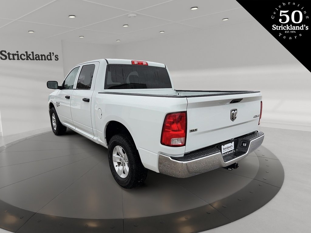 2022  RAM 1500 Classic Crew Cab 4x4 (DS) SLT (140.5 WB 5'7 Box) SWB in Stratford, Ontario - 4 - w1024h768px