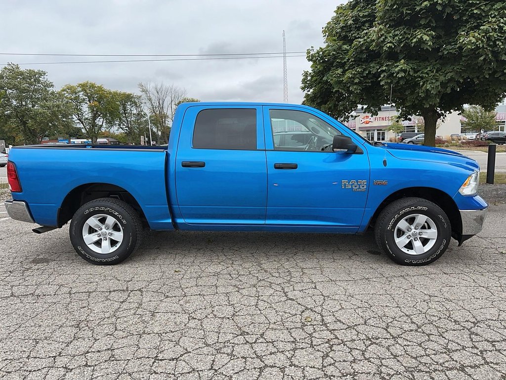 2022 Ram RAM 1500 Classic Crew Cab 4x4 (DS) SLT (140.5 WB 5'7 Box) SWB in Stratford, Ontario - 7 - w1024h768px