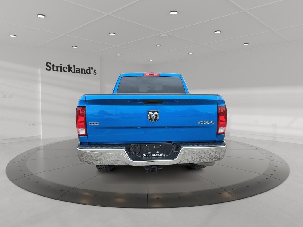 2022 Ram RAM 1500 Classic Crew Cab 4x4 (DS) SLT (140.5 WB 5'7 Box) SWB in Stratford, Ontario - 3 - w1024h768px