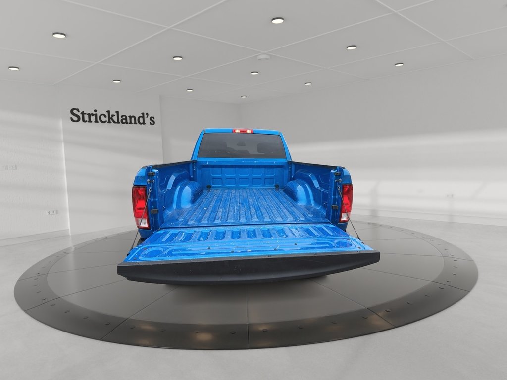 2022 Ram RAM 1500 Classic Crew Cab 4x4 (DS) SLT (140.5 WB 5'7 Box) SWB in Stratford, Ontario - 16 - w1024h768px