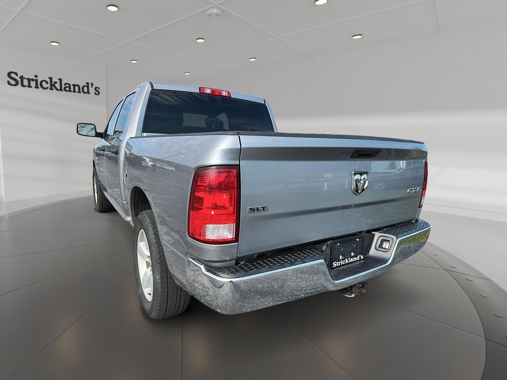 2022 Ram RAM 1500 Classic Crew Cab 4x4 (DS) SLT (140.5 WB 5'7 Box) SWB in Stratford, Ontario - 4 - w1024h768px