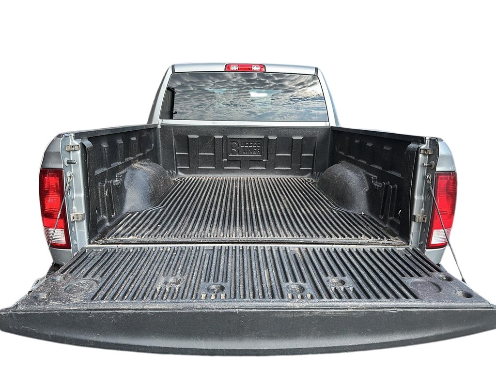 2022 Ram RAM 1500 Classic Crew Cab 4x4 (DS) SLT (140.5 WB 5'7 Box) SWB in Stratford, Ontario - 15 - w1024h768px