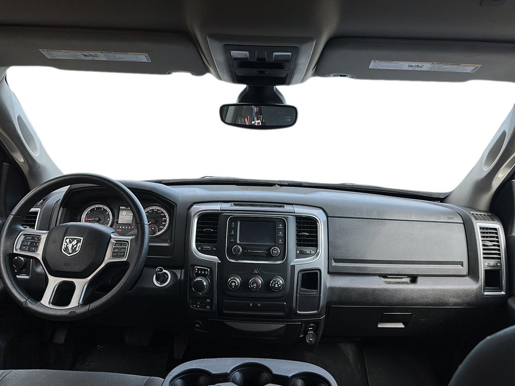 2022 Ram RAM 1500 Classic Crew Cab 4x4 (DS) SLT (140.5 WB 5'7 Box) SWB in Stratford, Ontario - 8 - w1024h768px