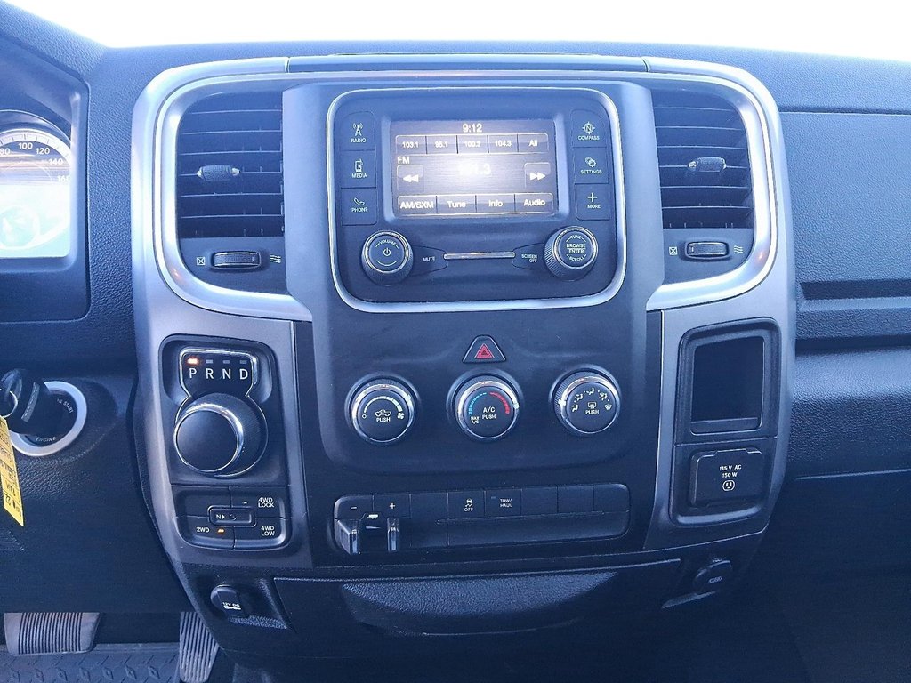 2022 Ram RAM 1500 Classic Crew Cab 4x4 (DS) SLT (140.5 WB 5'7 Box) SWB in Stratford, Ontario - 16 - w1024h768px