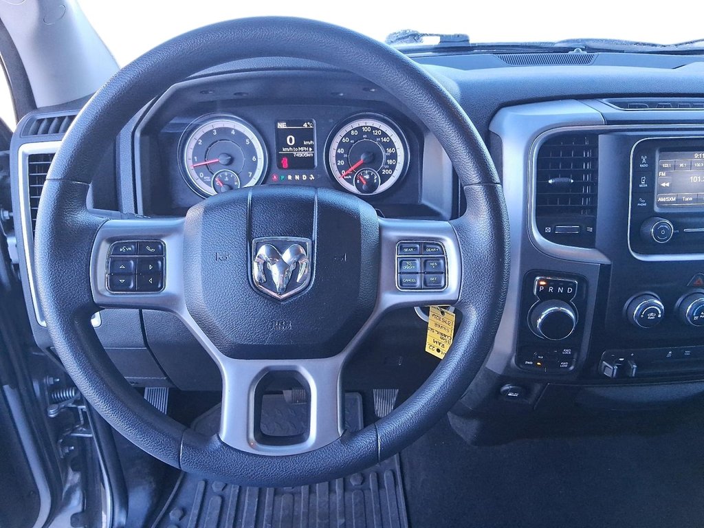 2022 Ram RAM 1500 Classic Crew Cab 4x4 (DS) SLT (140.5 WB 5'7 Box) SWB in Stratford, Ontario - 13 - w1024h768px