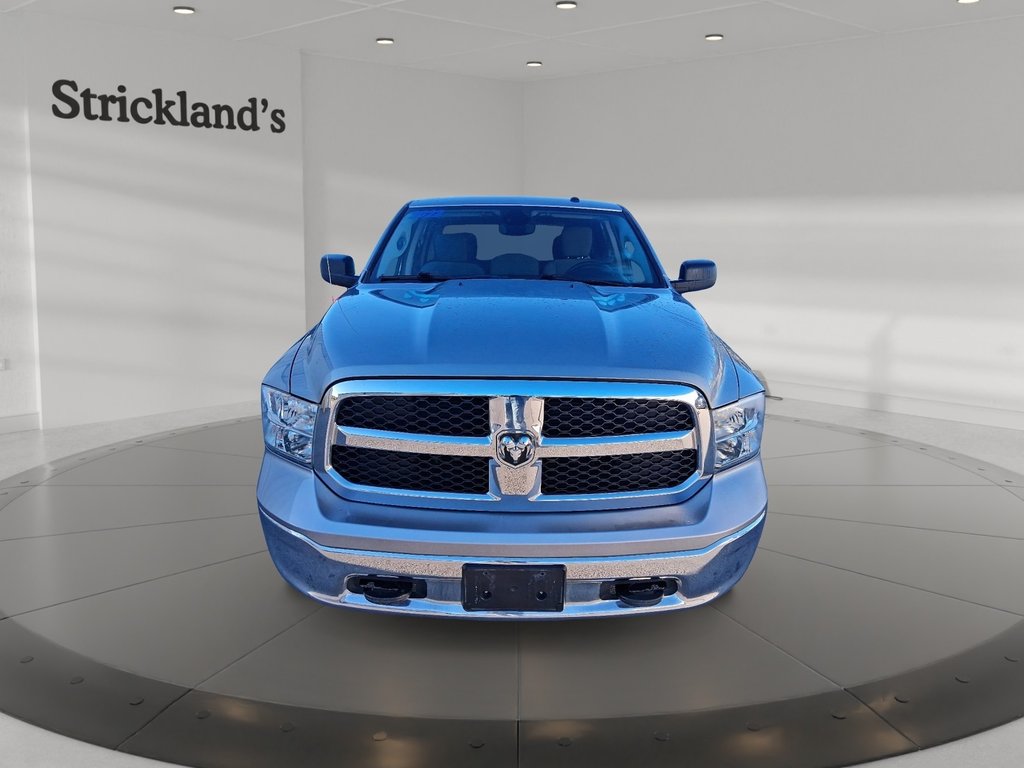 2022 Ram RAM 1500 Classic Crew Cab 4x4 (DS) SLT (140.5 WB 5'7 Box) SWB in Stratford, Ontario - 2 - w1024h768px