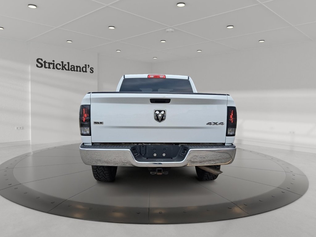 2022 Ram RAM 1500 Classic Crew Cab 4x4 (DS) SLT (140.5 WB 5'7 Box) SWB in Stratford, Ontario - 5 - w1024h768px