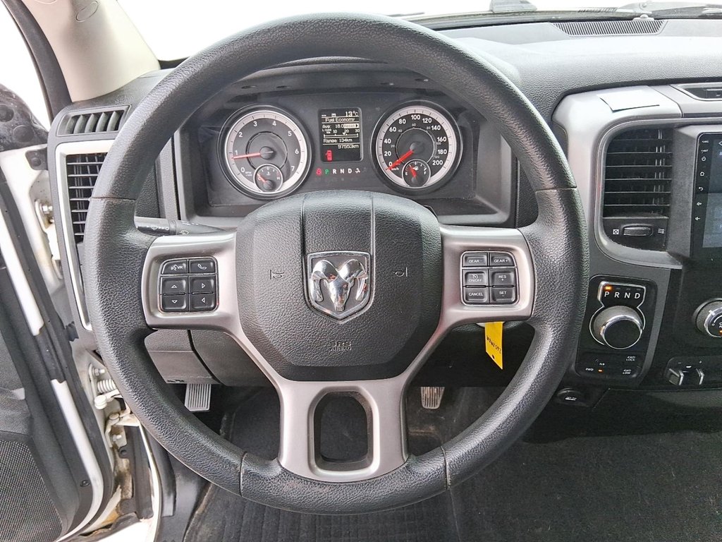 2022 Ram RAM 1500 Classic Crew Cab 4x4 (DS) SLT (140.5 WB 5'7 Box) SWB in Stratford, Ontario - 13 - w1024h768px