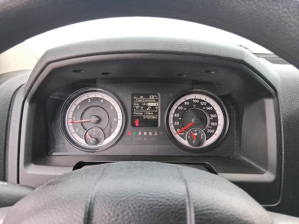 2022 Ram RAM 1500 Classic Crew Cab 4x4 (DS) SLT (140.5 WB 5'7 Box) SWB in Stratford, Ontario - 15 - w1024h768px