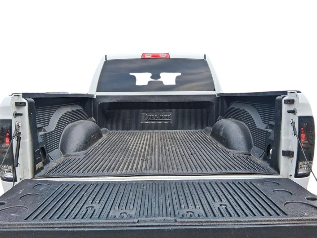 2022 Ram RAM 1500 Classic Crew Cab 4x4 (DS) SLT (140.5 WB 5'7 Box) SWB in Stratford, Ontario - 19 - w1024h768px
