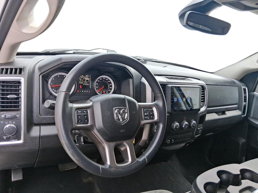 2022 Ram RAM 1500 Classic Crew Cab 4x4 (DS) SLT (140.5 WB 5'7 Box) SWB in Stratford, Ontario - 11 - w1024h768px