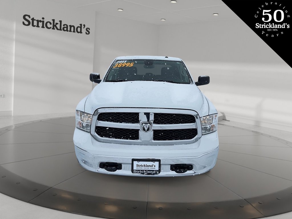 2023 Ram RAM 1500 Classic Crew Cab 4x4 (DS) SLT (140.5 WB 5'7 Box) SWB in Stratford, Ontario - 2 - w1024h768px