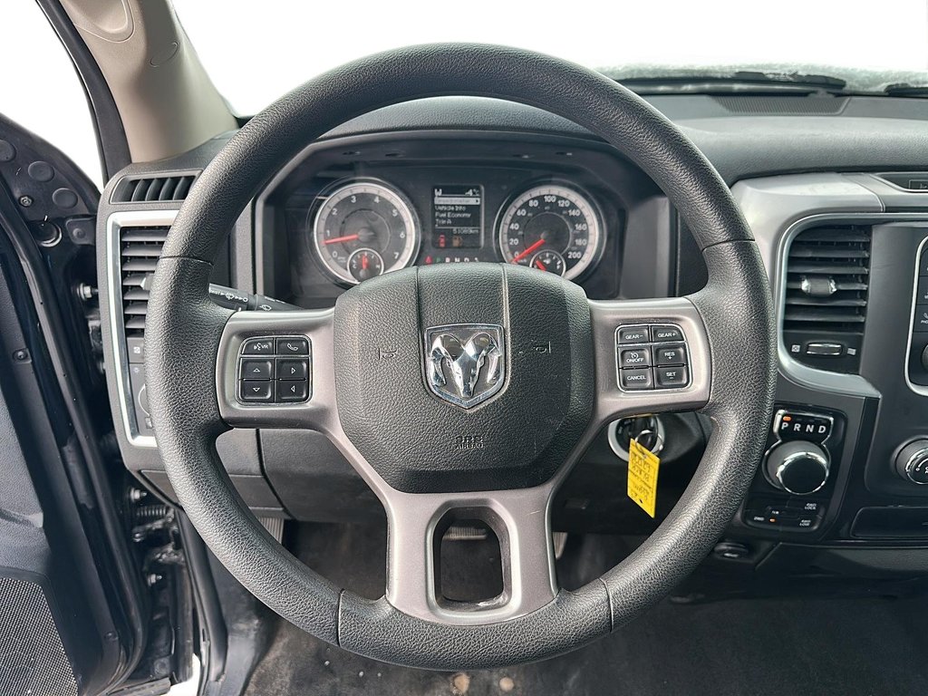 2023 Ram RAM 1500 Classic Crew Cab 4x4 (DS) SLT (140.5 WB 5'7 Box) SWB in Stratford, Ontario - 11 - w1024h768px