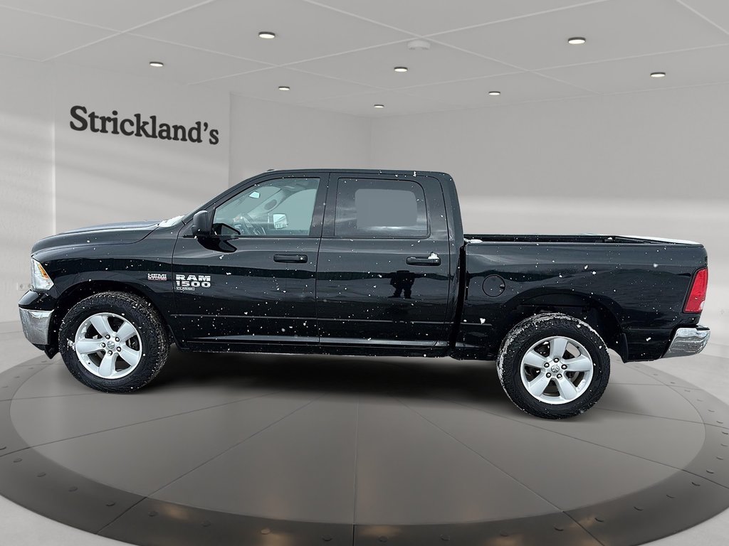 2023 Ram RAM 1500 Classic Crew Cab 4x4 (DS) SLT (140.5 WB 5'7 Box) SWB in Stratford, Ontario - 5 - w1024h768px