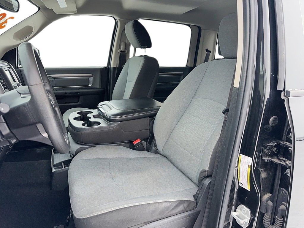2023 Ram RAM 1500 Classic Crew Cab 4x4 (DS) SLT (140.5 WB 5'7 Box) SWB in Stratford, Ontario - 8 - w1024h768px