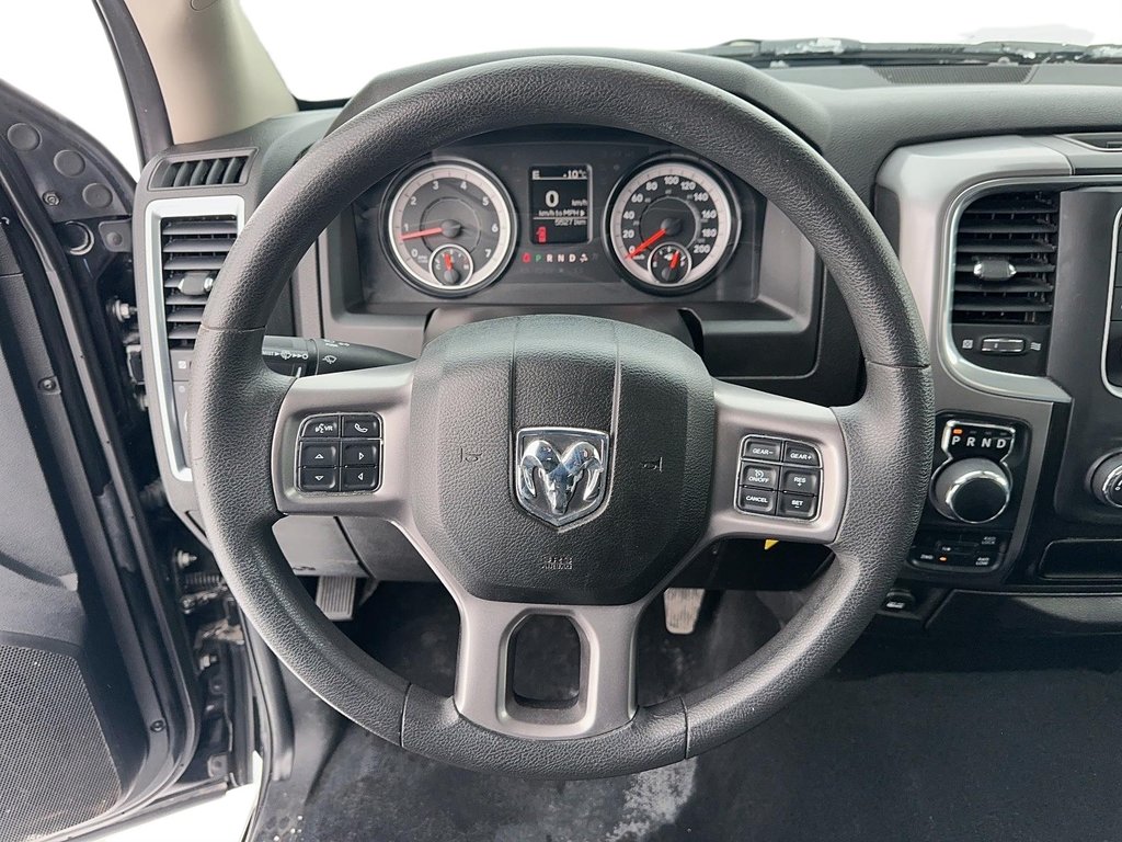 2023 Ram RAM 1500 Classic Crew Cab 4x4 (DS) SLT (140.5 WB 5'7 Box) SWB in Stratford, Ontario - 11 - w1024h768px