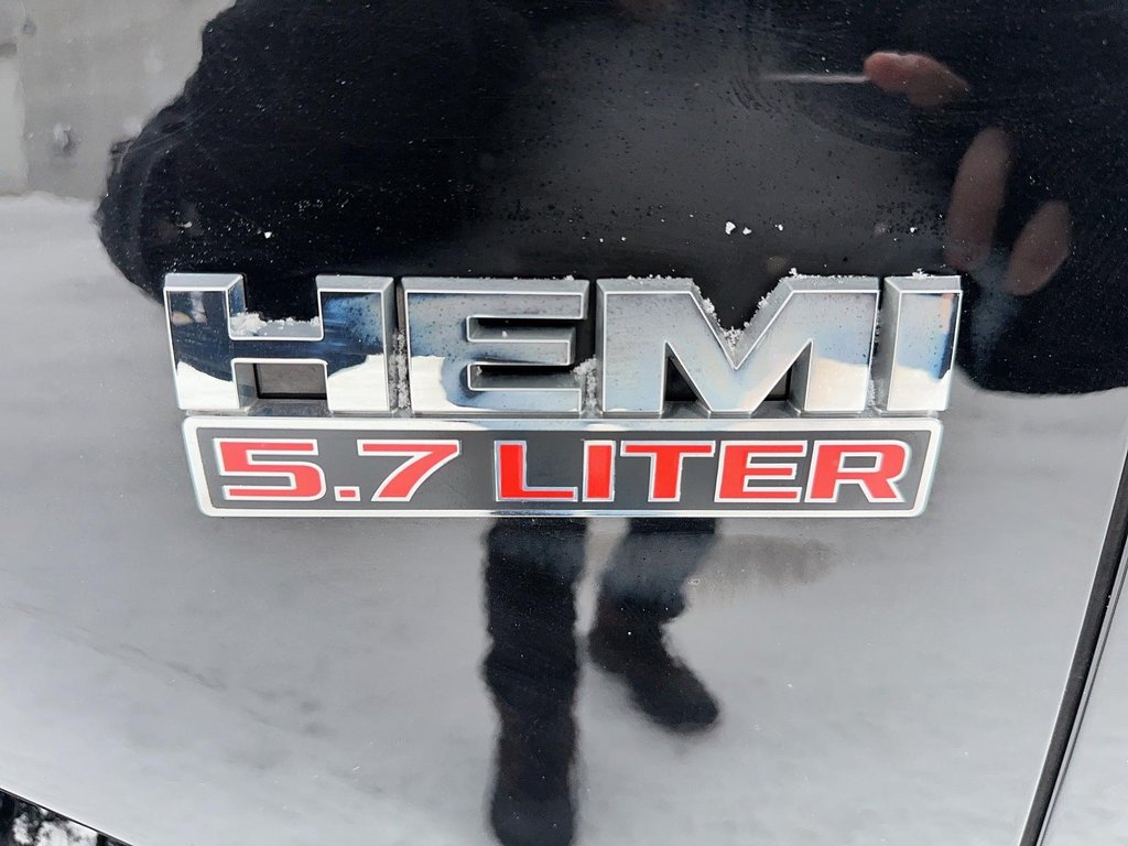 2023 Ram RAM 1500 Classic Crew Cab 4x4 (DS) SLT (140.5 WB 5'7 Box) SWB in Stratford, Ontario - 6 - w1024h768px