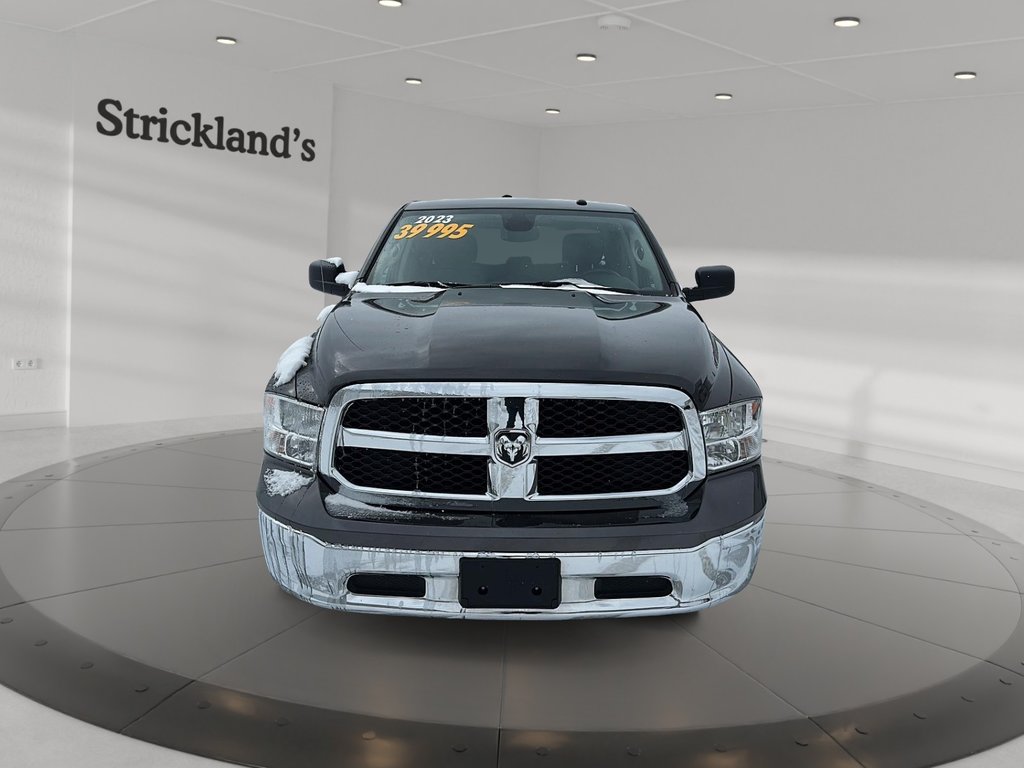 2023 Ram RAM 1500 Classic Crew Cab 4x4 (DS) SLT (140.5 WB 5'7 Box) SWB in Stratford, Ontario - 2 - w1024h768px