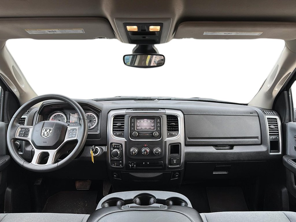 2023 Ram RAM 1500 Classic Crew Cab 4x4 (DS) SLT (140.5 WB 5'7 Box) SWB in Stratford, Ontario - 9 - w1024h768px