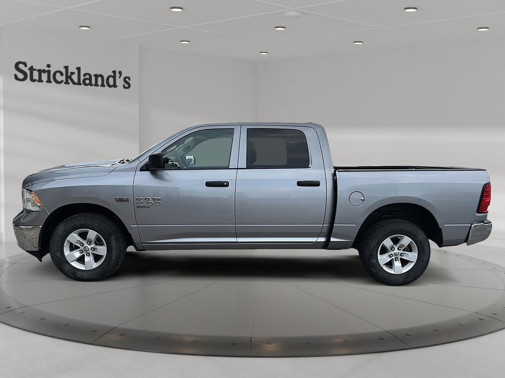 2023 Ram RAM 1500 Classic Crew Cab 4x4 (DS) SLT (140.5 WB 5'7 Box) SWB in Stratford, Ontario - 5 - w1024h768px
