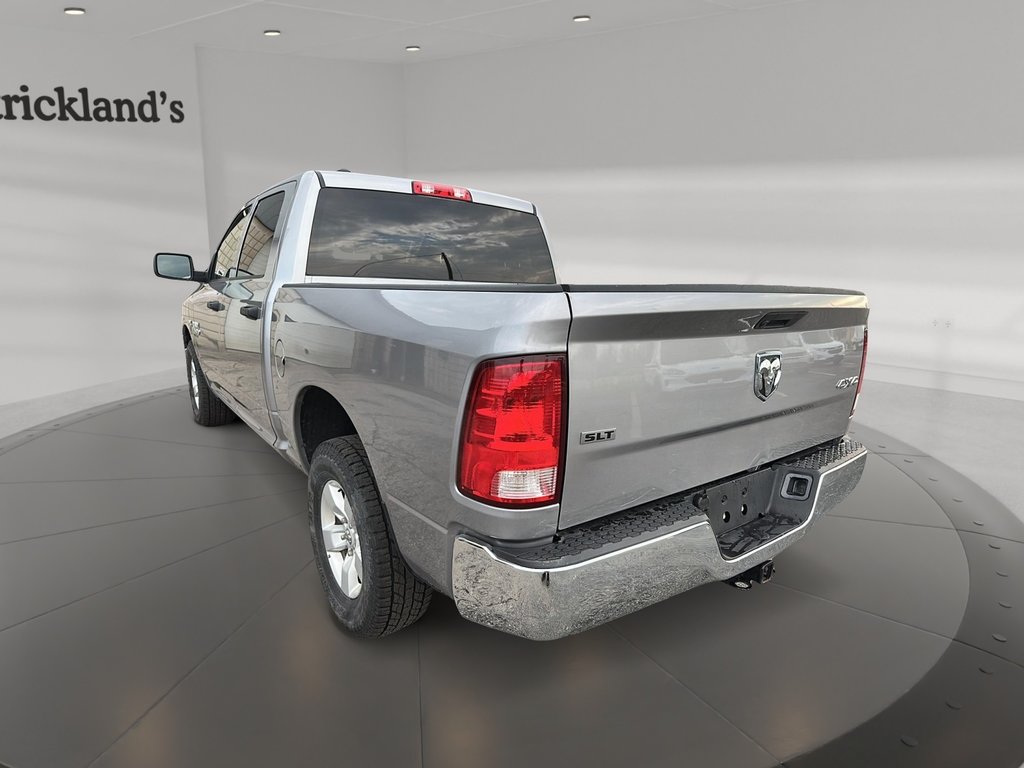 2023 Ram RAM 1500 Classic Crew Cab 4x4 (DS) SLT (140.5 WB 5'7 Box) SWB in Stratford, Ontario - 4 - w1024h768px