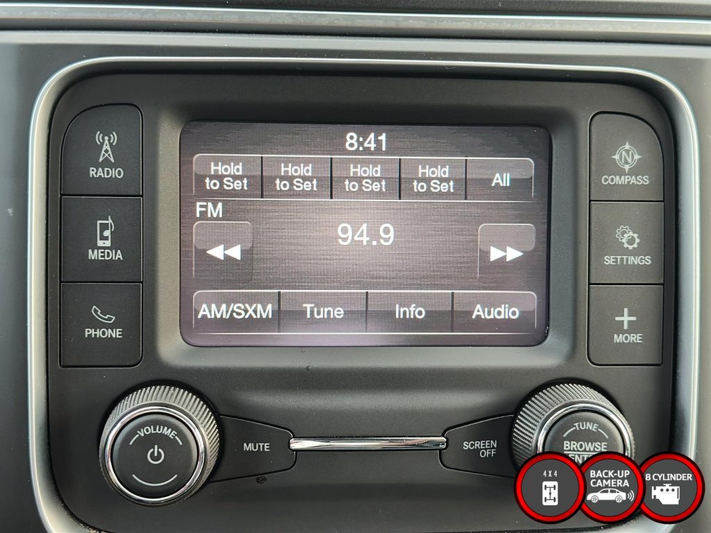 2023 Ram RAM 1500 Classic Crew Cab 4x4 (DS) SLT (140.5 WB 5'7 Box) SWB in Stratford, Ontario - 19 - w1024h768px