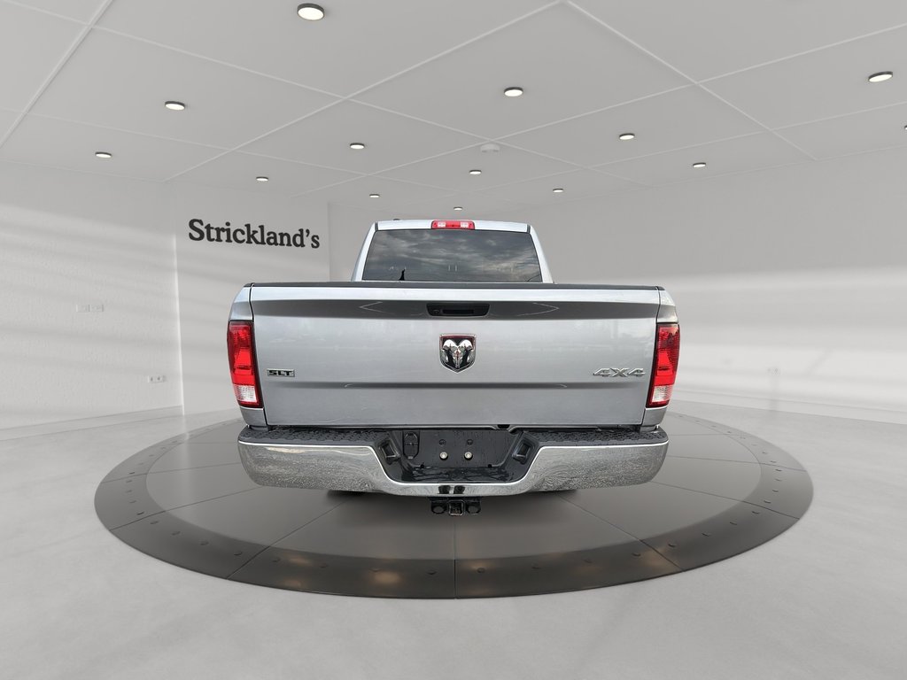 2023 Ram RAM 1500 Classic Crew Cab 4x4 (DS) SLT (140.5 WB 5'7 Box) SWB in Stratford, Ontario - 3 - w1024h768px