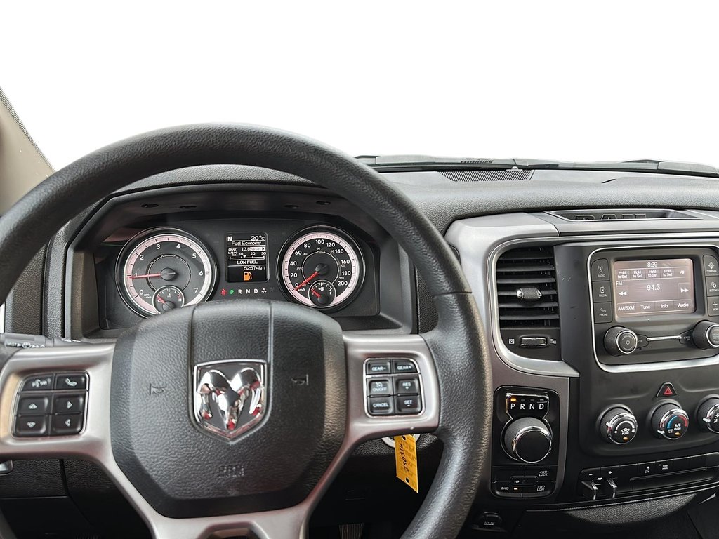 2023 Ram RAM 1500 Classic Crew Cab 4x4 (DS) SLT (140.5 WB 5'7 Box) SWB in Stratford, Ontario - 13 - w1024h768px