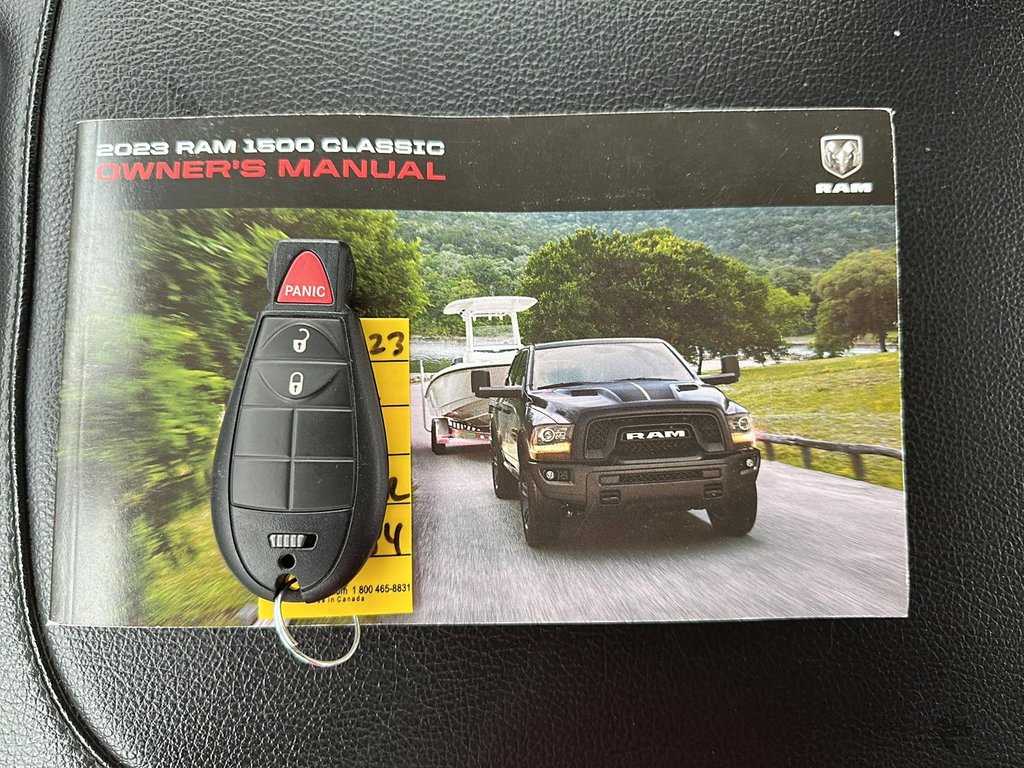 2023 Ram RAM 1500 Classic Crew Cab 4x4 (DS) SLT (140.5 WB 5'7 Box) SWB in Stratford, Ontario - 16 - w1024h768px