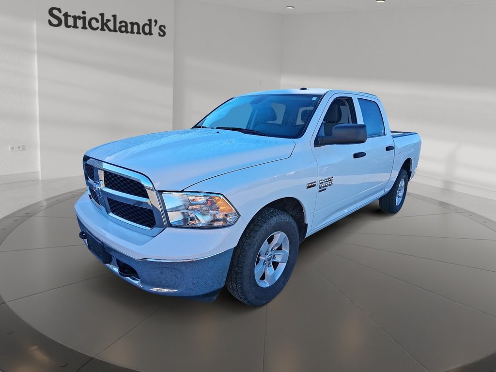 2023 Ram RAM 1500 Classic Crew Cab 4x4 (DS) SLT (140.5 WB 5'7 Box) SWB in Stratford, Ontario - 1 - w1024h768px