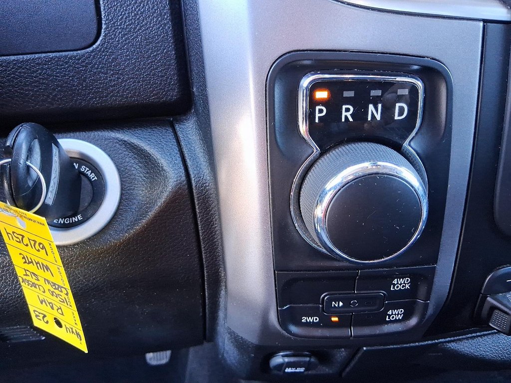2023 Ram RAM 1500 Classic Crew Cab 4x4 (DS) SLT (140.5 WB 5'7 Box) SWB in Stratford, Ontario - 13 - w1024h768px