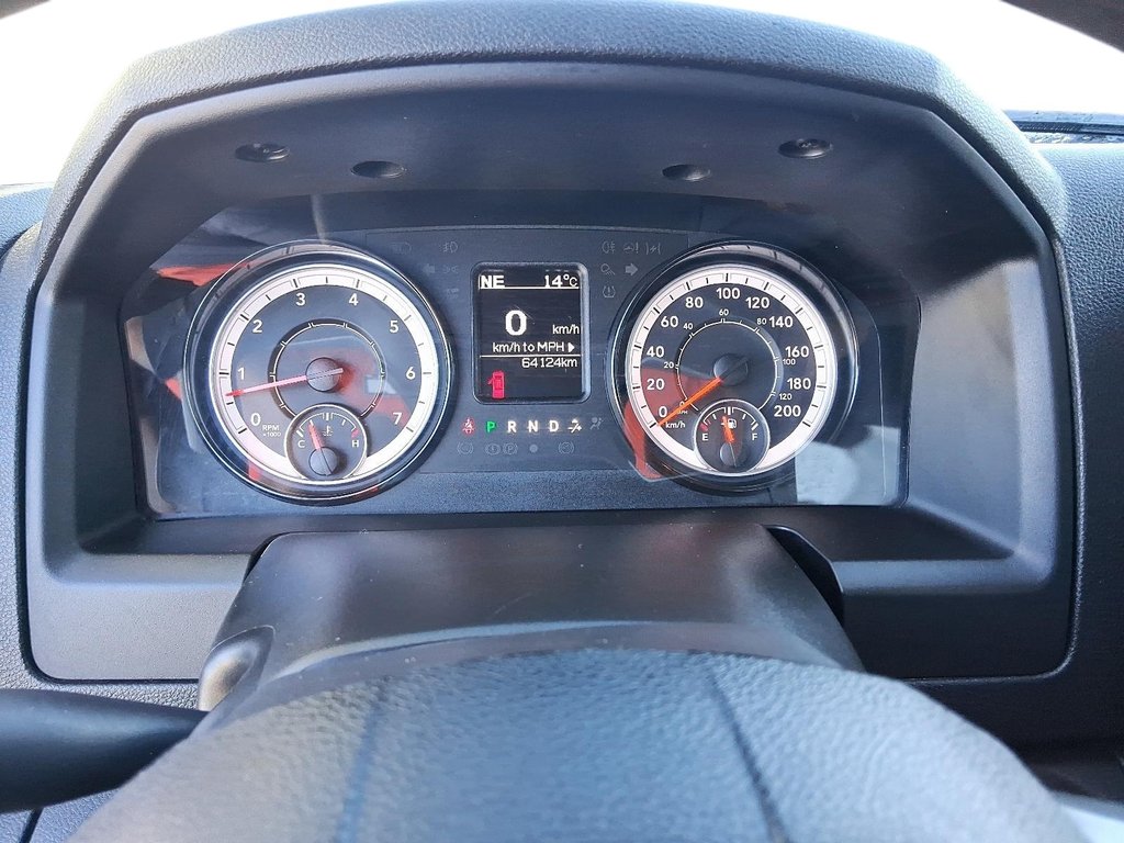2023 Ram RAM 1500 Classic Crew Cab 4x4 (DS) SLT (140.5 WB 5'7 Box) SWB in Stratford, Ontario - 12 - w1024h768px