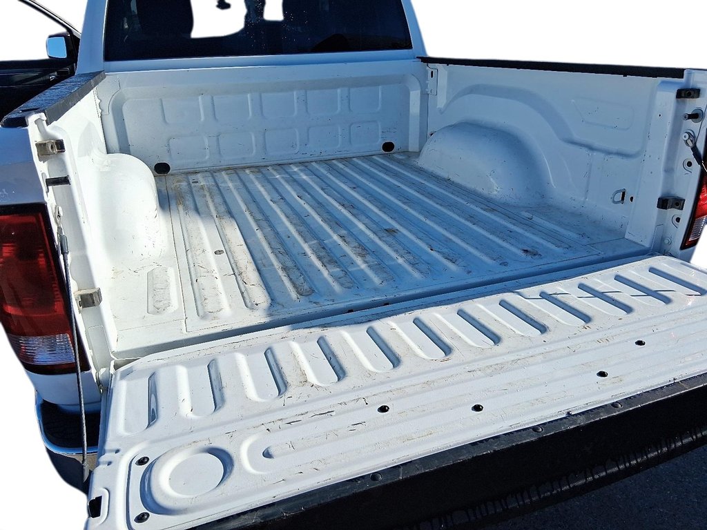 2023 Ram RAM 1500 Classic Crew Cab 4x4 (DS) SLT (140.5 WB 5'7 Box) SWB in Stratford, Ontario - 16 - w1024h768px