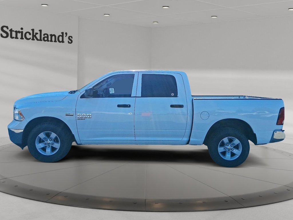 2023 Ram RAM 1500 Classic Crew Cab 4x4 (DS) SLT (140.5 WB 5'7 Box) SWB in Stratford, Ontario - 5 - w1024h768px