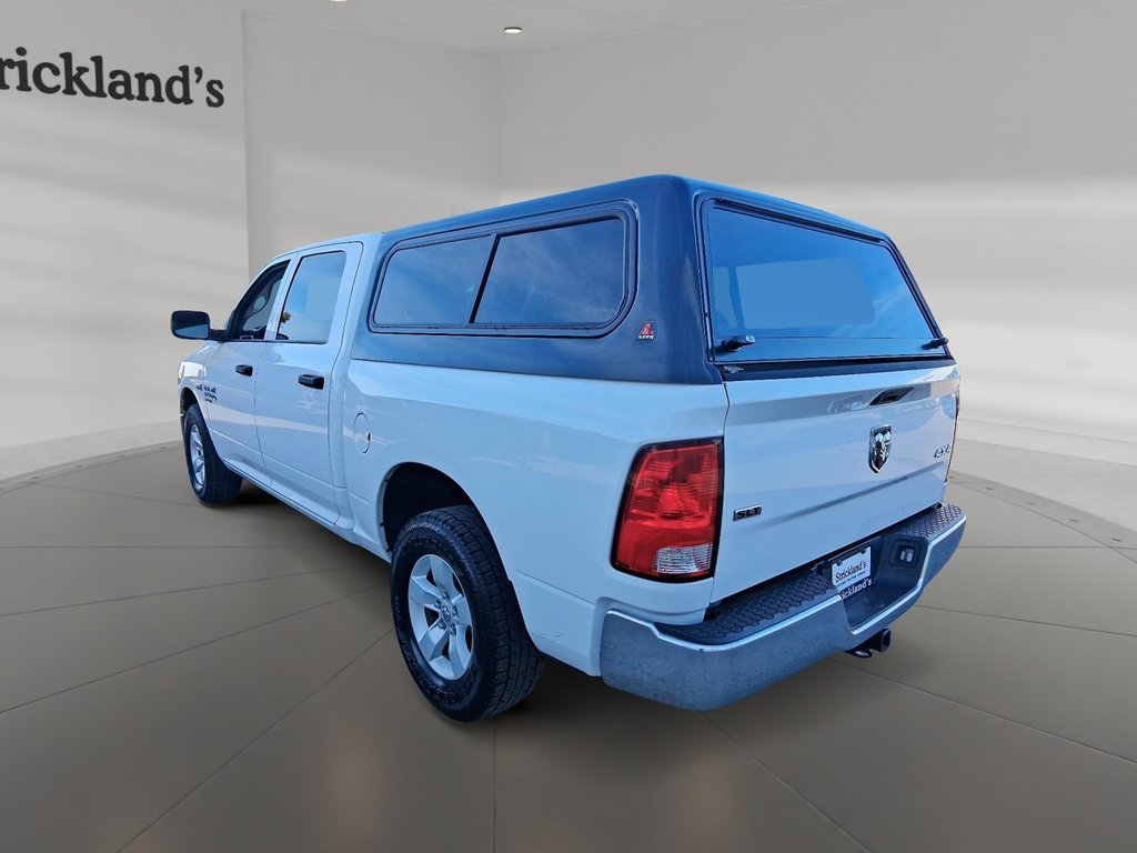 2023 Ram RAM 1500 Classic Crew Cab 4x4 (DS) SLT (140.5 WB 5'7 Box) SWB in Stratford, Ontario - 4 - w1024h768px