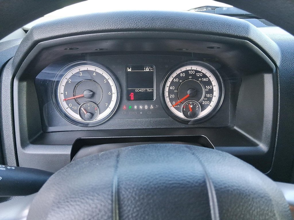 2023 Ram RAM 1500 Classic Crew Cab 4x4 (DS) SLT (140.5 WB 5'7 Box) SWB in Stratford, Ontario - 14 - w1024h768px
