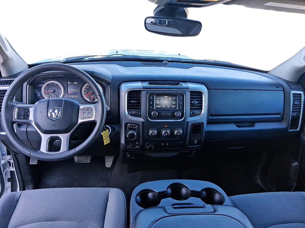 2023 Ram RAM 1500 Classic Crew Cab 4x4 (DS) SLT (140.5 WB 5'7 Box) SWB in Stratford, Ontario - 10 - w1024h768px