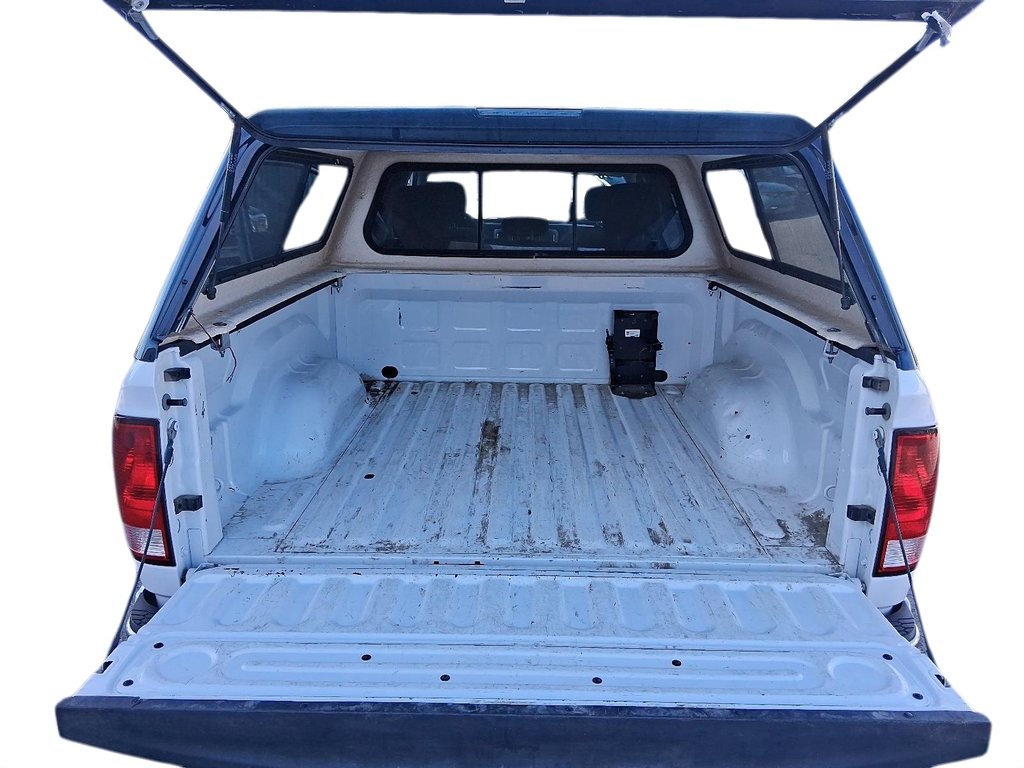 2023 Ram RAM 1500 Classic Crew Cab 4x4 (DS) SLT (140.5 WB 5'7 Box) SWB in Stratford, Ontario - 16 - w1024h768px