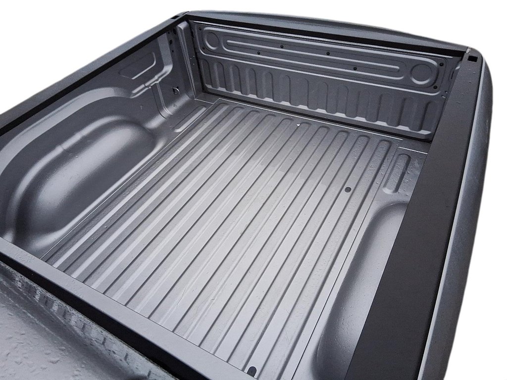 2023 Ram RAM 1500 Classic Crew Cab 4x4 (DS) SLT (140.5 WB 5'7 Box) SWB in Stratford, Ontario - 20 - w1024h768px