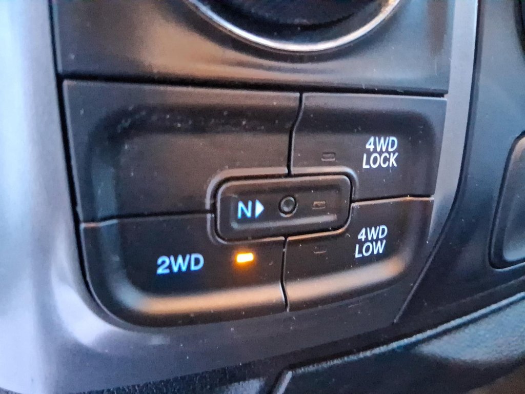 2023 Ram RAM 1500 Classic Crew Cab 4x4 (DS) SLT (140.5 WB 5'7 Box) SWB in Stratford, Ontario - 18 - w1024h768px