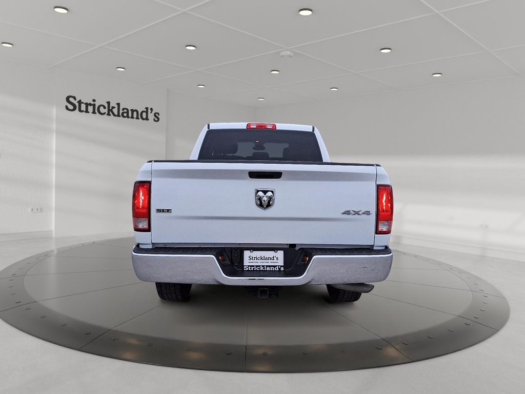 2023 Ram RAM 1500 Classic Crew Cab 4x4 (DS) SLT (140.5 WB 5'7 Box) SWB in Stratford, Ontario - 3 - w1024h768px