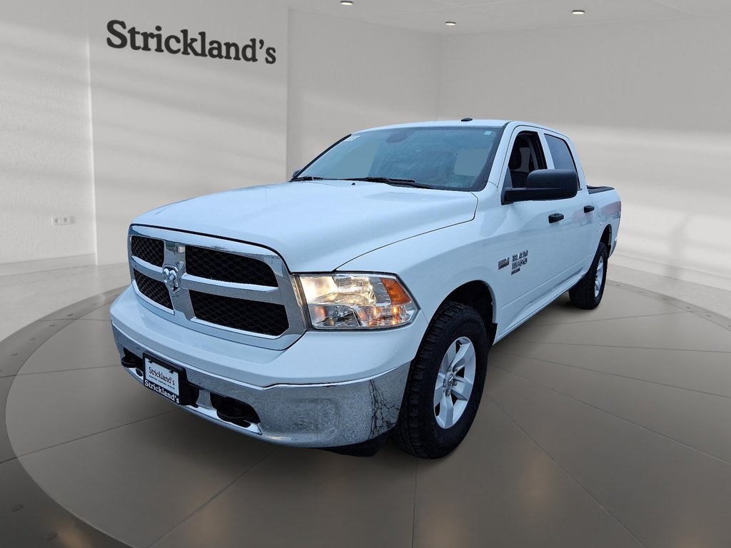 2023 Ram RAM 1500 Classic Crew Cab 4x4 (DS) SLT (140.5 WB 5'7 Box) SWB in Stratford, Ontario - 1 - w1024h768px