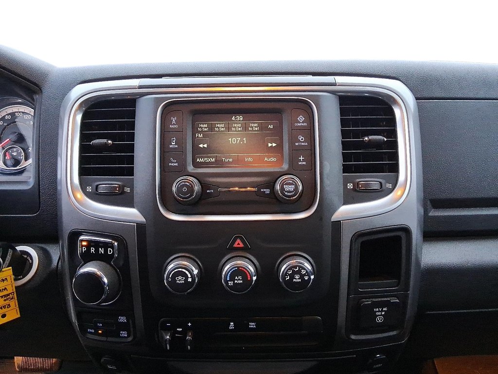 2023 Ram RAM 1500 Classic Crew Cab 4x4 (DS) SLT (140.5 WB 5'7 Box) SWB in Stratford, Ontario - 15 - w1024h768px