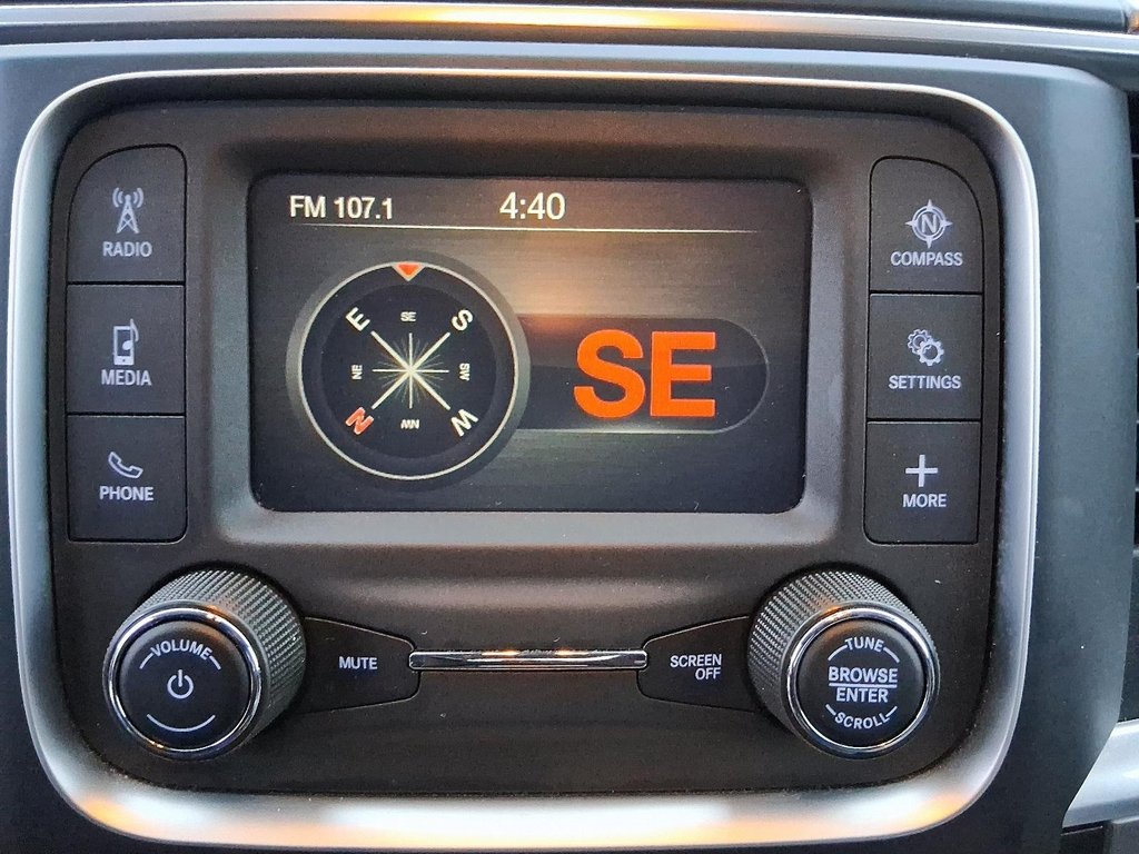 2023 Ram RAM 1500 Classic Crew Cab 4x4 (DS) SLT (140.5 WB 5'7 Box) SWB in Stratford, Ontario - 21 - w1024h768px