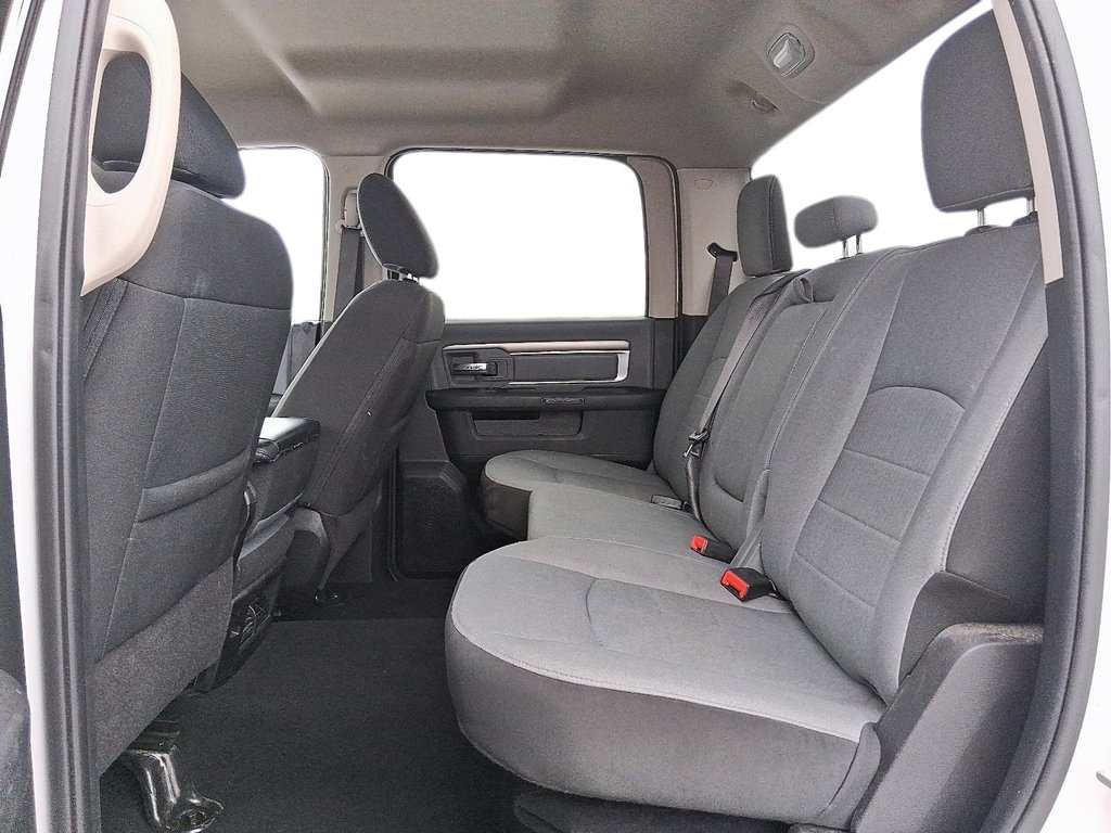 2023 Ram RAM 1500 Classic Crew Cab 4x4 (DS) SLT (140.5 WB 5'7 Box) SWB in Stratford, Ontario - 10 - w1024h768px