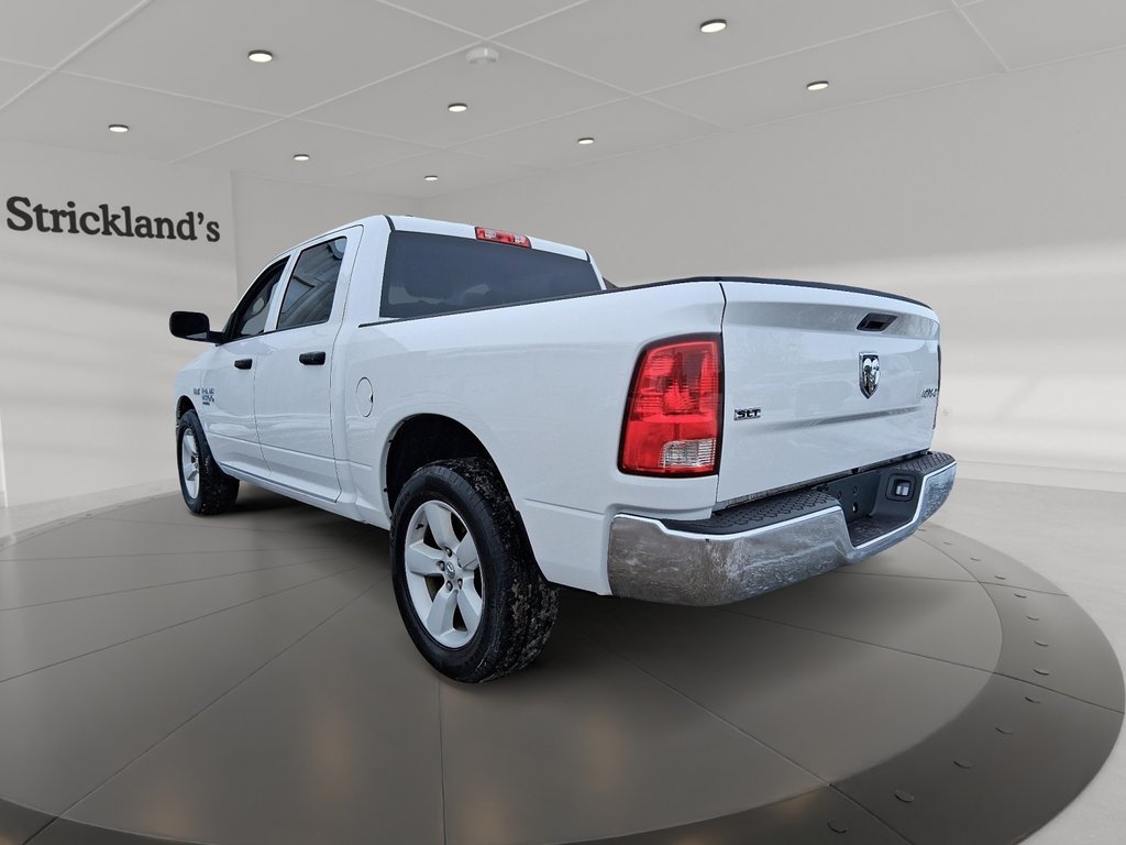 2023 Ram RAM 1500 Classic Crew Cab 4x4 (DS) SLT (140.5 WB 5'7 Box) SWB in Stratford, Ontario - 4 - w1024h768px